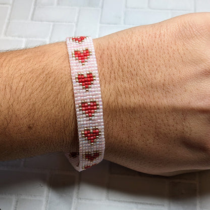 Pink Shimmer Heart Beaded Bracelet
