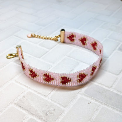 Pink Shimmer Heart Beaded Bracelet